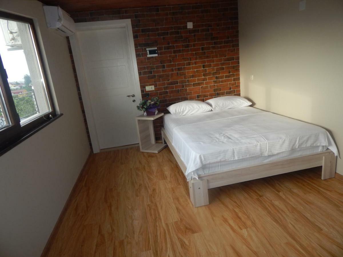 My House Hotel Batumi Bagian luar foto