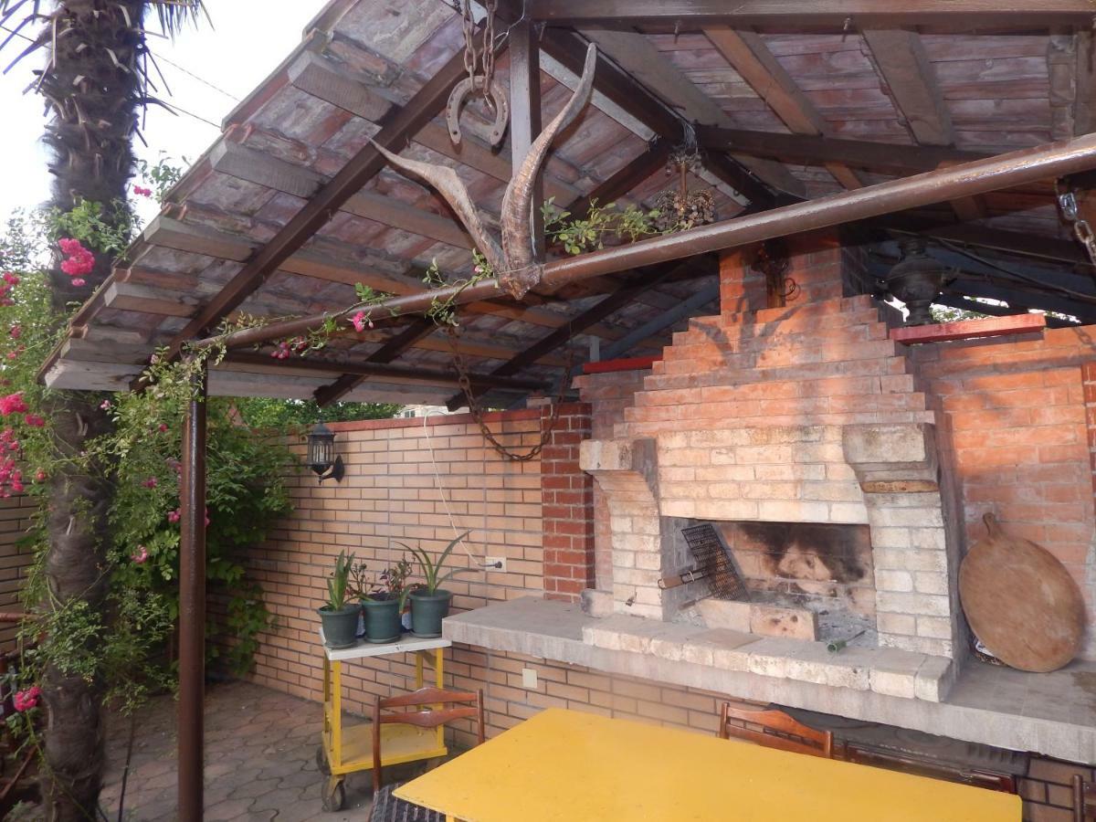 My House Hotel Batumi Bagian luar foto