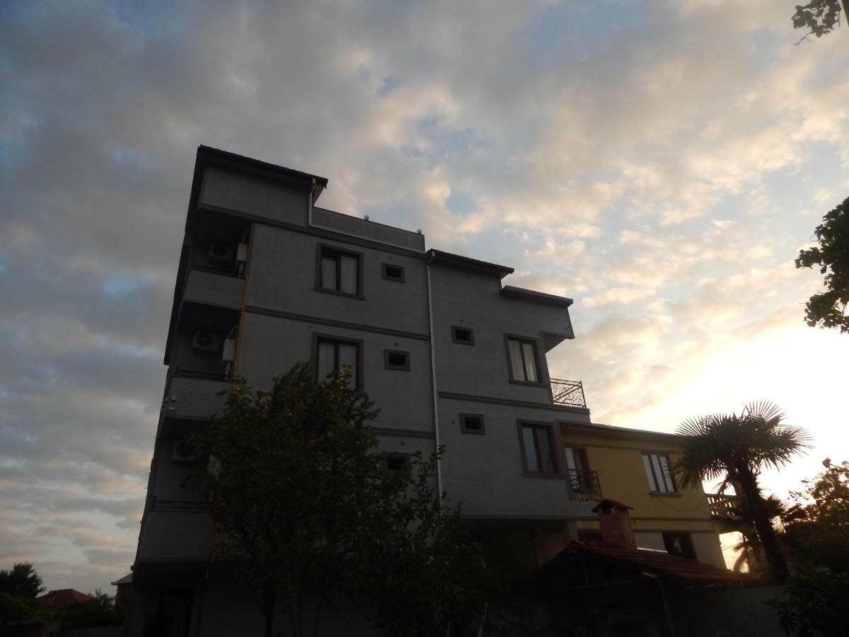 My House Hotel Batumi Bagian luar foto