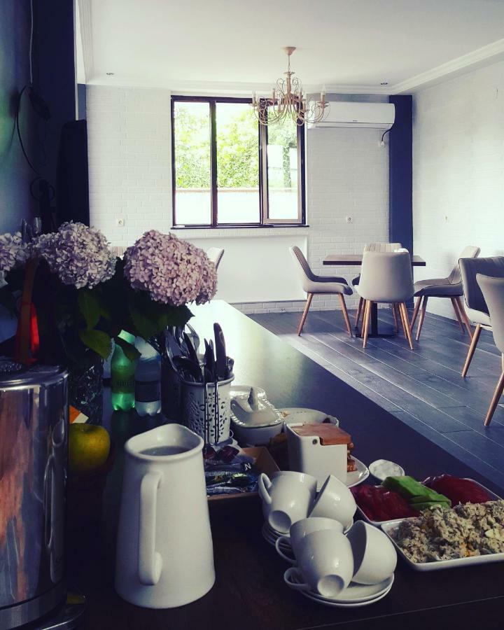 My House Hotel Batumi Bagian luar foto