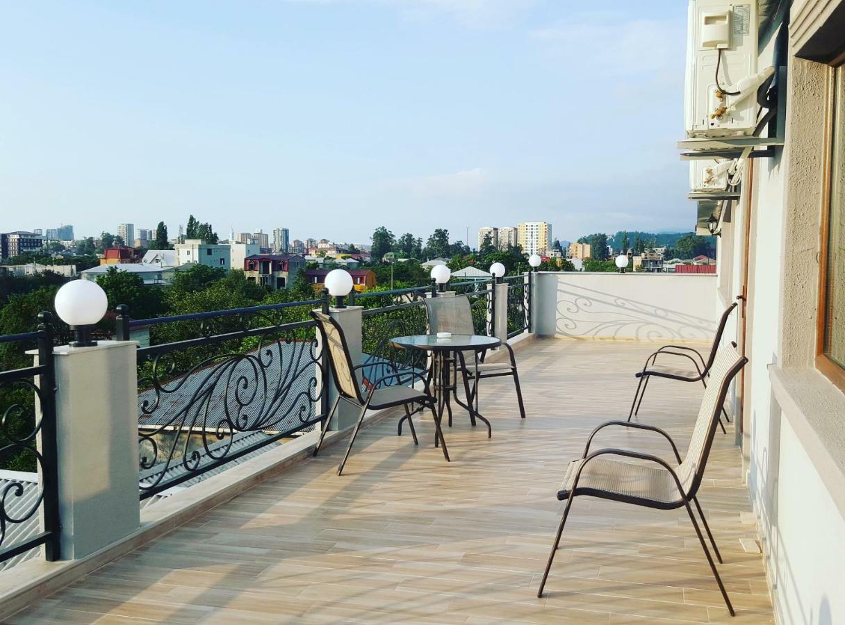My House Hotel Batumi Bagian luar foto