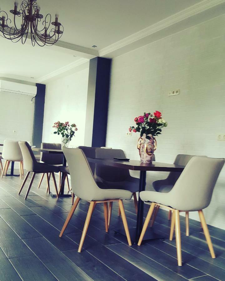 My House Hotel Batumi Bagian luar foto