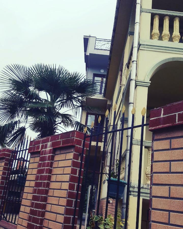 My House Hotel Batumi Bagian luar foto